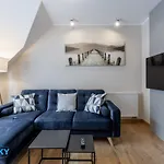 Apartamenty BlueSky - Pusta 8 - Nowoczesne apartamenty z parkingiem podziemnym blisko szlaków i wyciągów Apartamento *